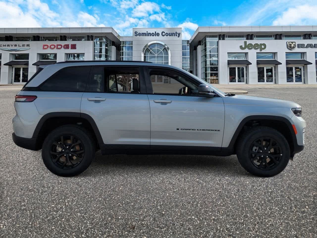 2025 Jeep Grand Cherokee GRAND CHEROKEE ALTITUDE X 4X4