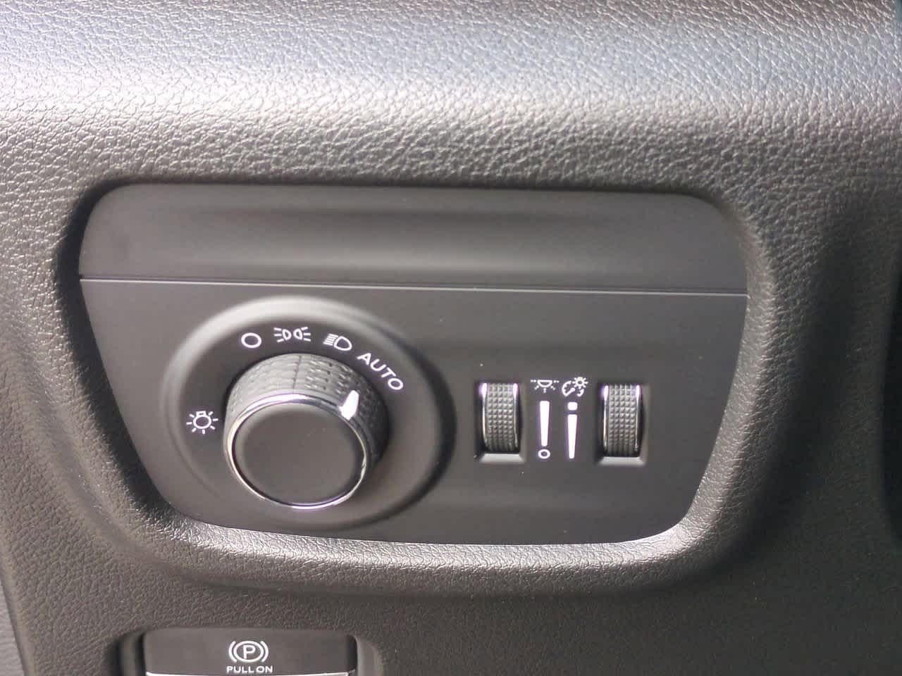 2025 Jeep Grand Cherokee GRAND CHEROKEE LAREDO 4X4