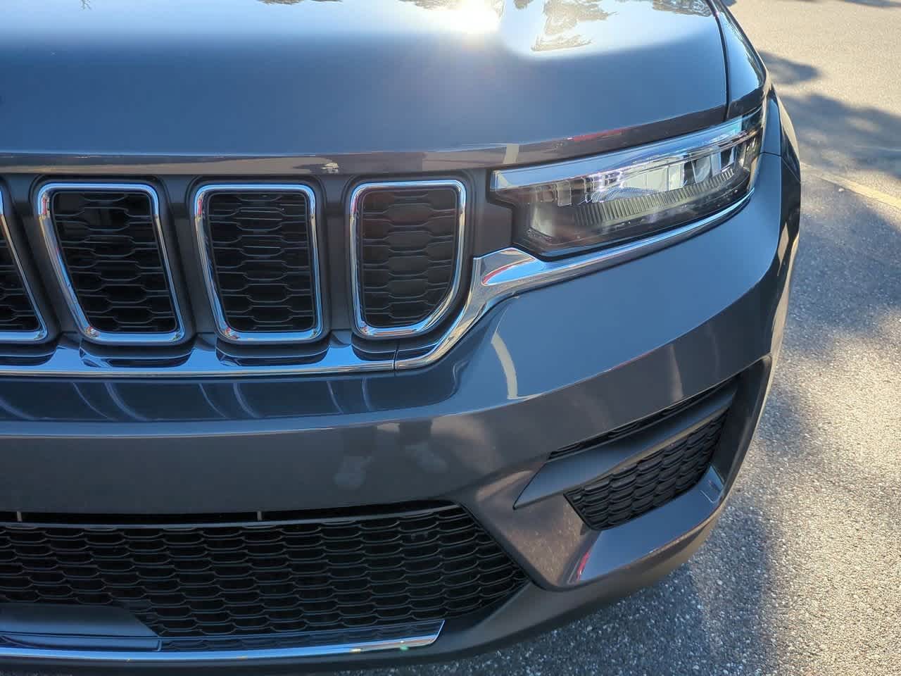 2025 Jeep Grand Cherokee GRAND CHEROKEE LAREDO X 4X4