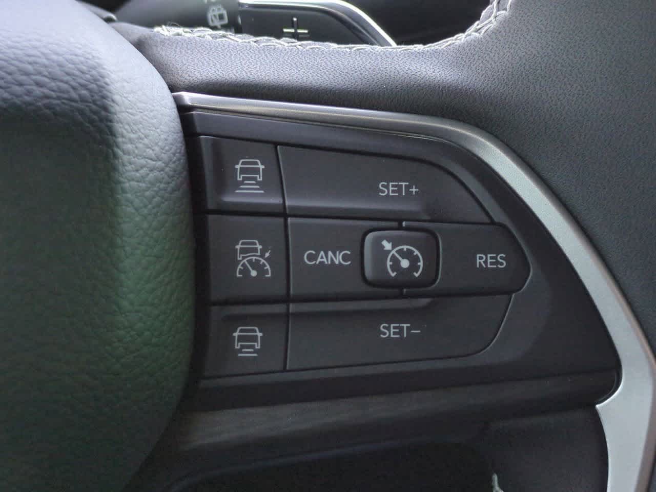 2025 Jeep Grand Cherokee GRAND CHEROKEE LAREDO X 4X4