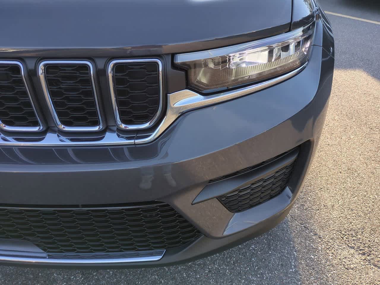 2025 Jeep Grand Cherokee GRAND CHEROKEE LAREDO X 4X4