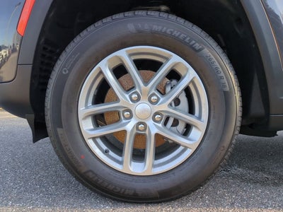 2025 Jeep Grand Cherokee GRAND CHEROKEE LAREDO X 4X4