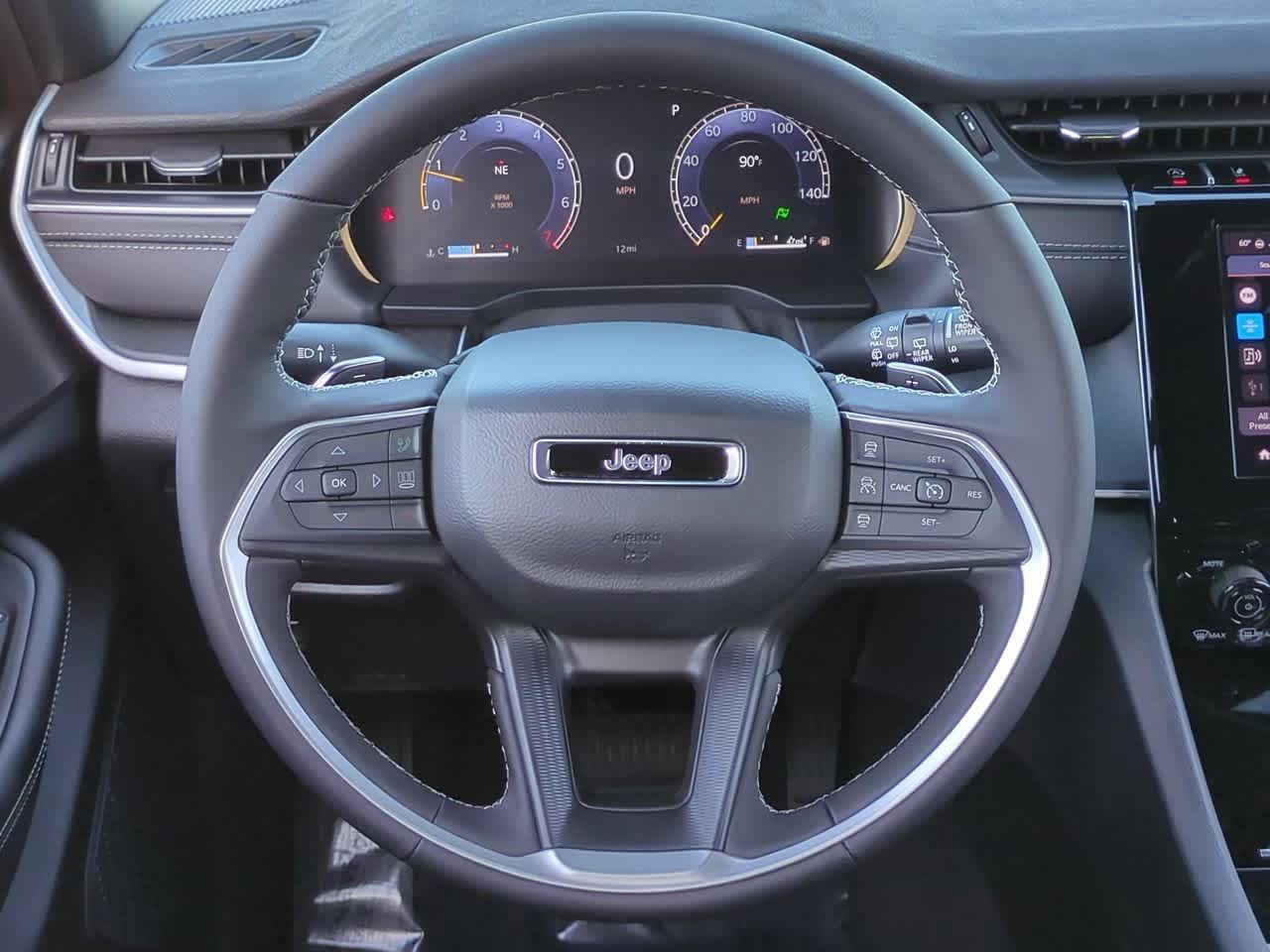 2025 Jeep Grand Cherokee GRAND CHEROKEE LAREDO X 4X4