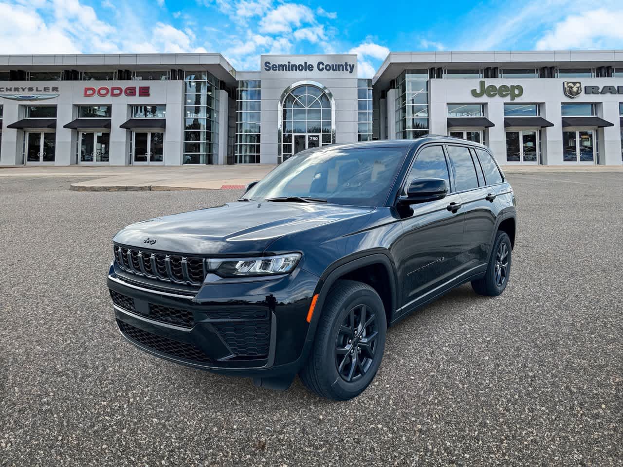 Jeep Grand Cherokee 2027 GRAND CHEROKEE LAREDO ALTITUDE 4X4