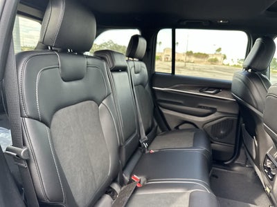 Jeep Grand Cherokee 2027 GRAND CHEROKEE LAREDO ALTITUDE 4X4
