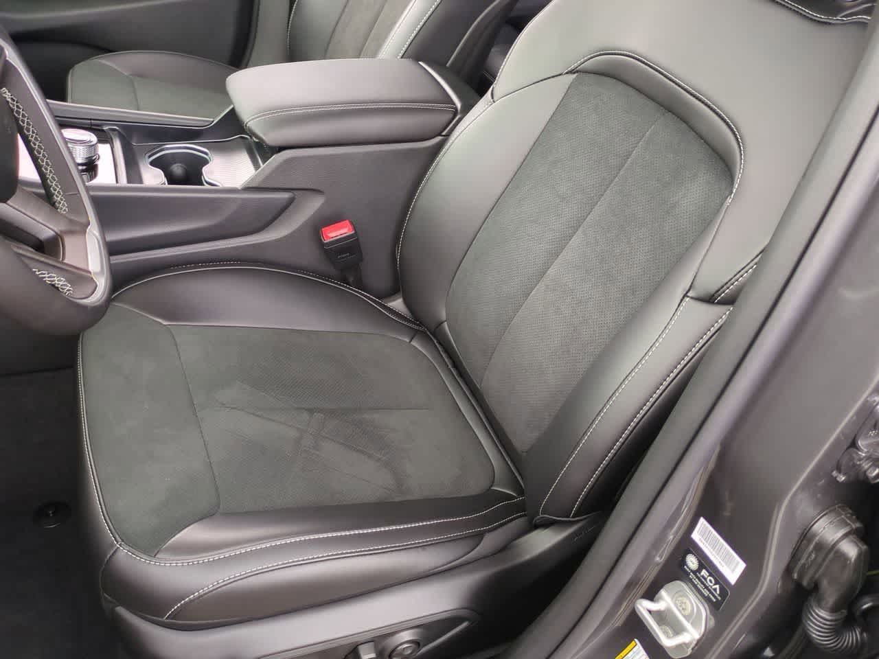 Jeep Grand Cherokee 2026 GRAND CHEROKEE LAREDO ALTITUDE 4X4