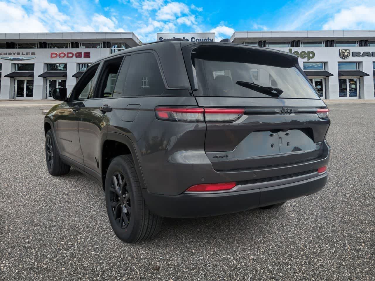 Jeep Grand Cherokee 2026 GRAND CHEROKEE LAREDO ALTITUDE 4X4