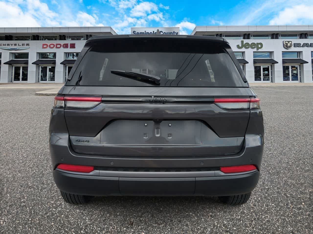 Jeep Grand Cherokee 2026 GRAND CHEROKEE LAREDO ALTITUDE 4X4