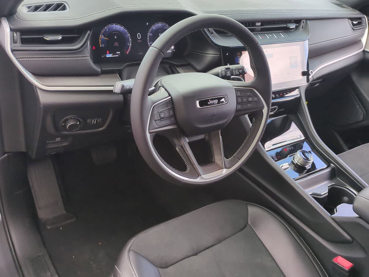 Jeep Grand Cherokee 2026 GRAND CHEROKEE LAREDO ALTITUDE 4X4