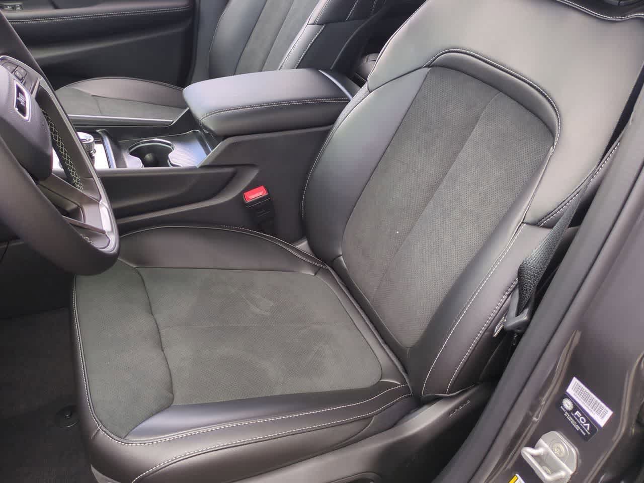 Jeep Grand Cherokee 2026 GRAND CHEROKEE LAREDO ALTITUDE 4X4