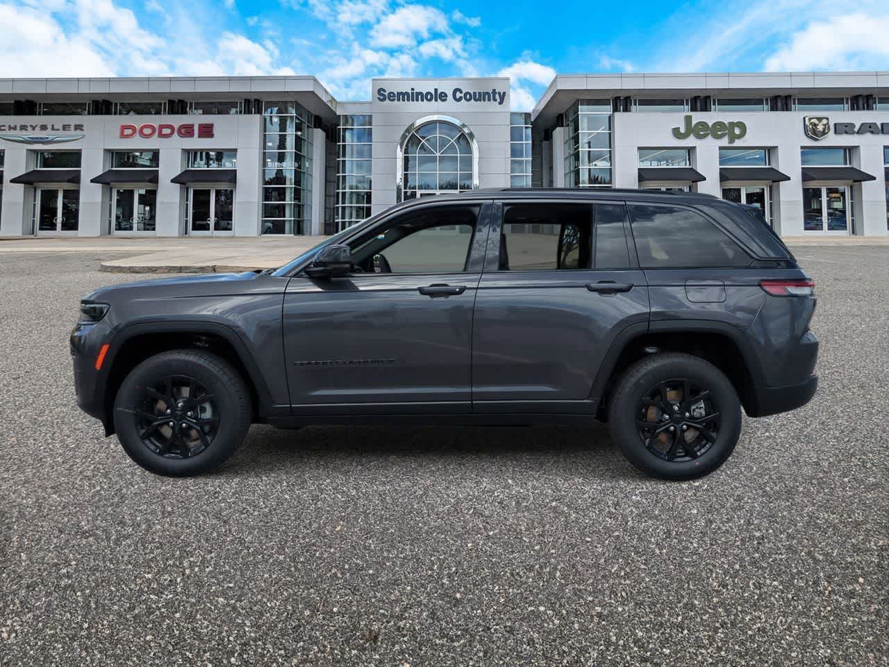 Jeep Grand Cherokee 2026 GRAND CHEROKEE LAREDO ALTITUDE 4X4