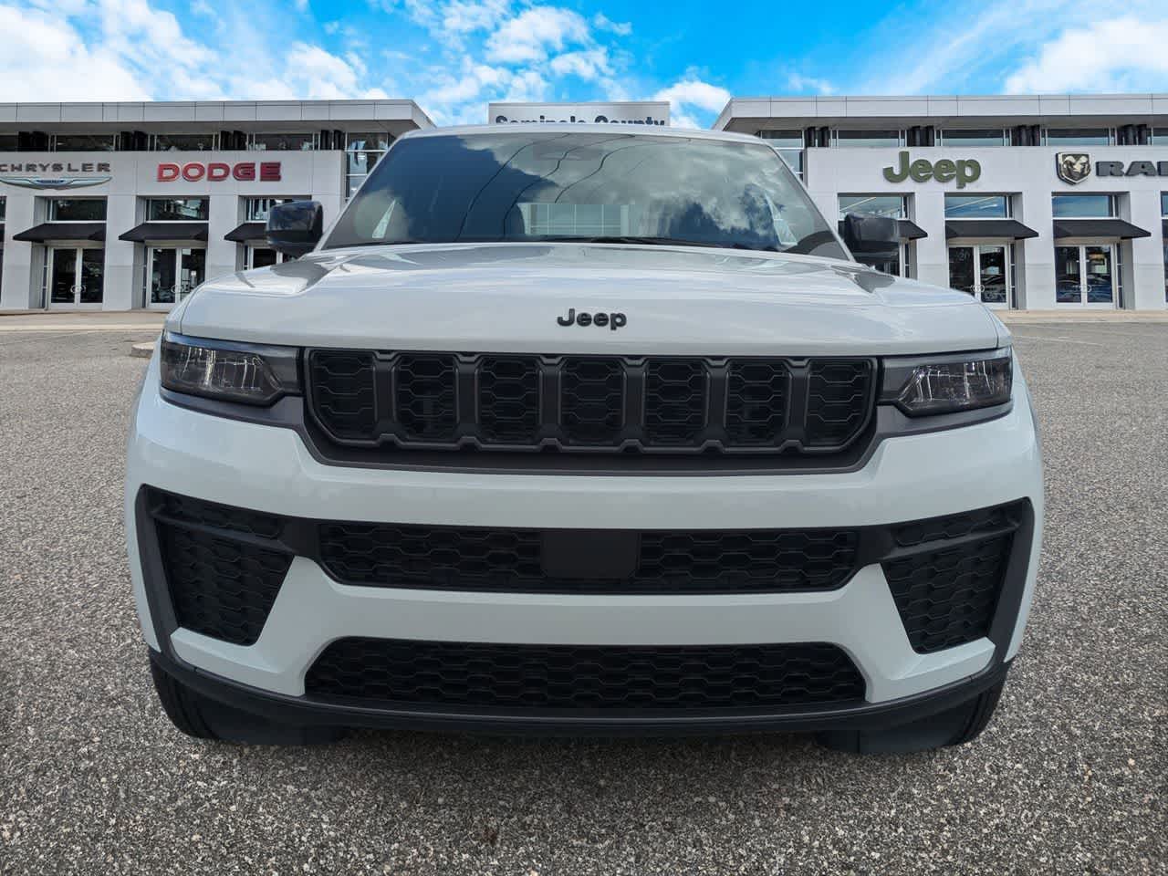 Jeep Grand Cherokee 2026 GRAND CHEROKEE LAREDO ALTITUDE 4X4