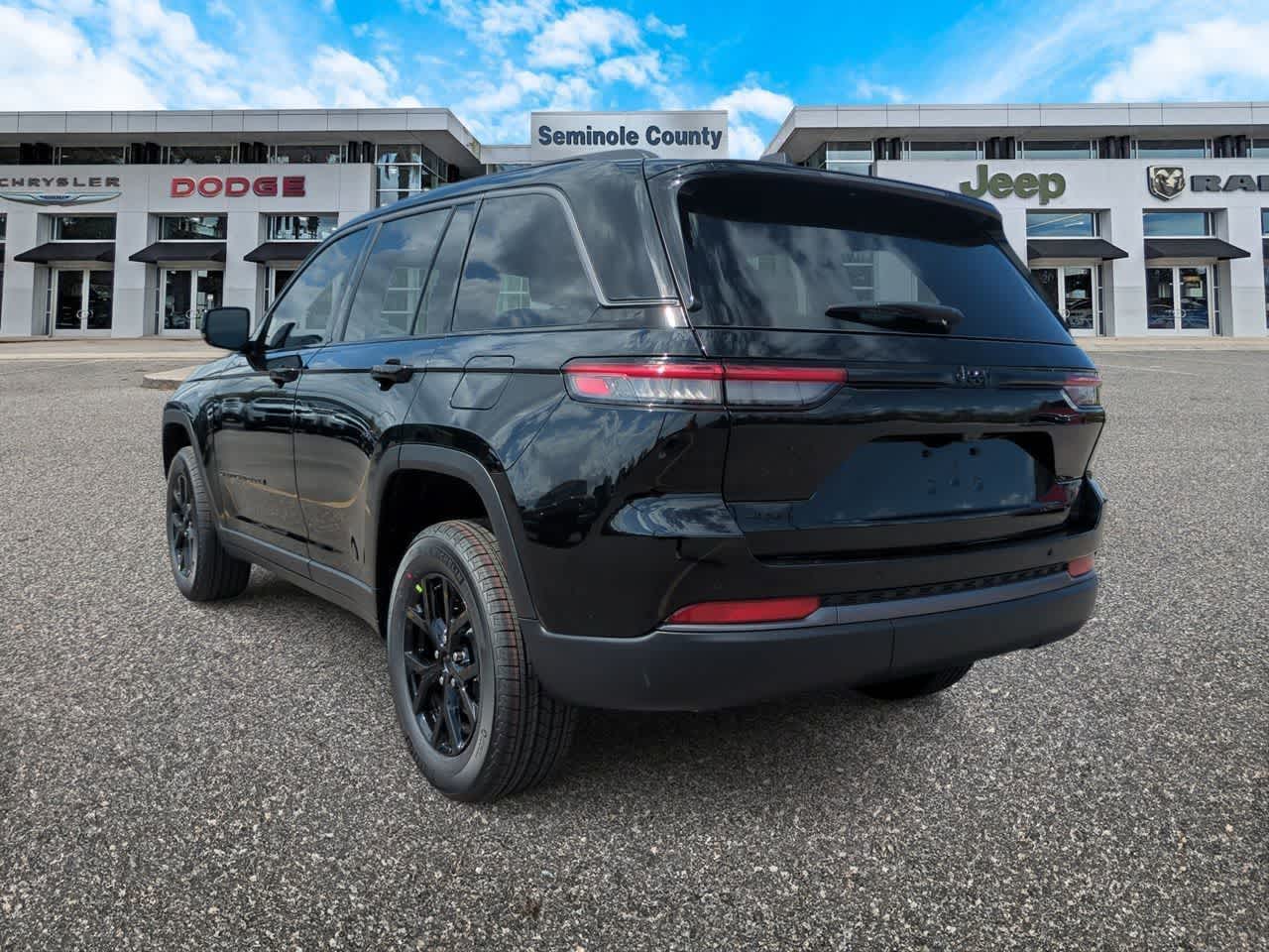 Jeep Grand Cherokee 2026 GRAND CHEROKEE LAREDO ALTITUDE 4X4