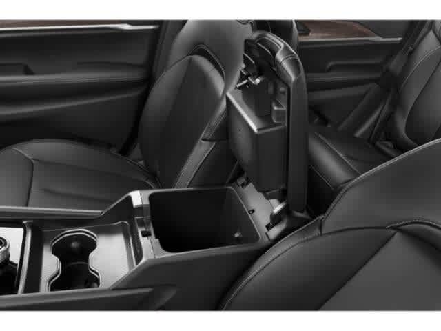 Jeep Grand Cherokee Laredo Altitude 2027