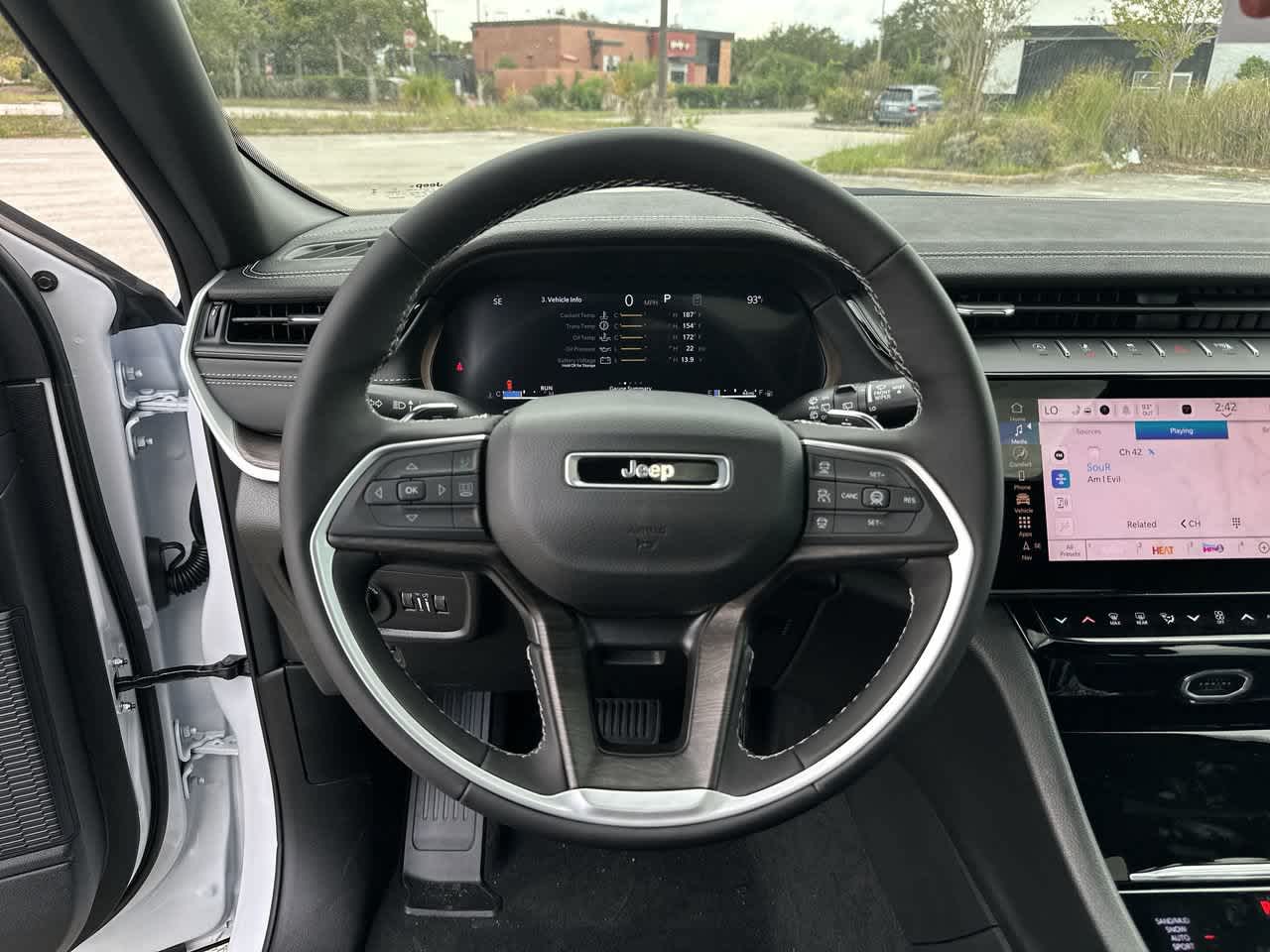 Jeep Grand Cherokee 2027 GRAND CHEROKEE LAREDO ALTITUDE 4X4