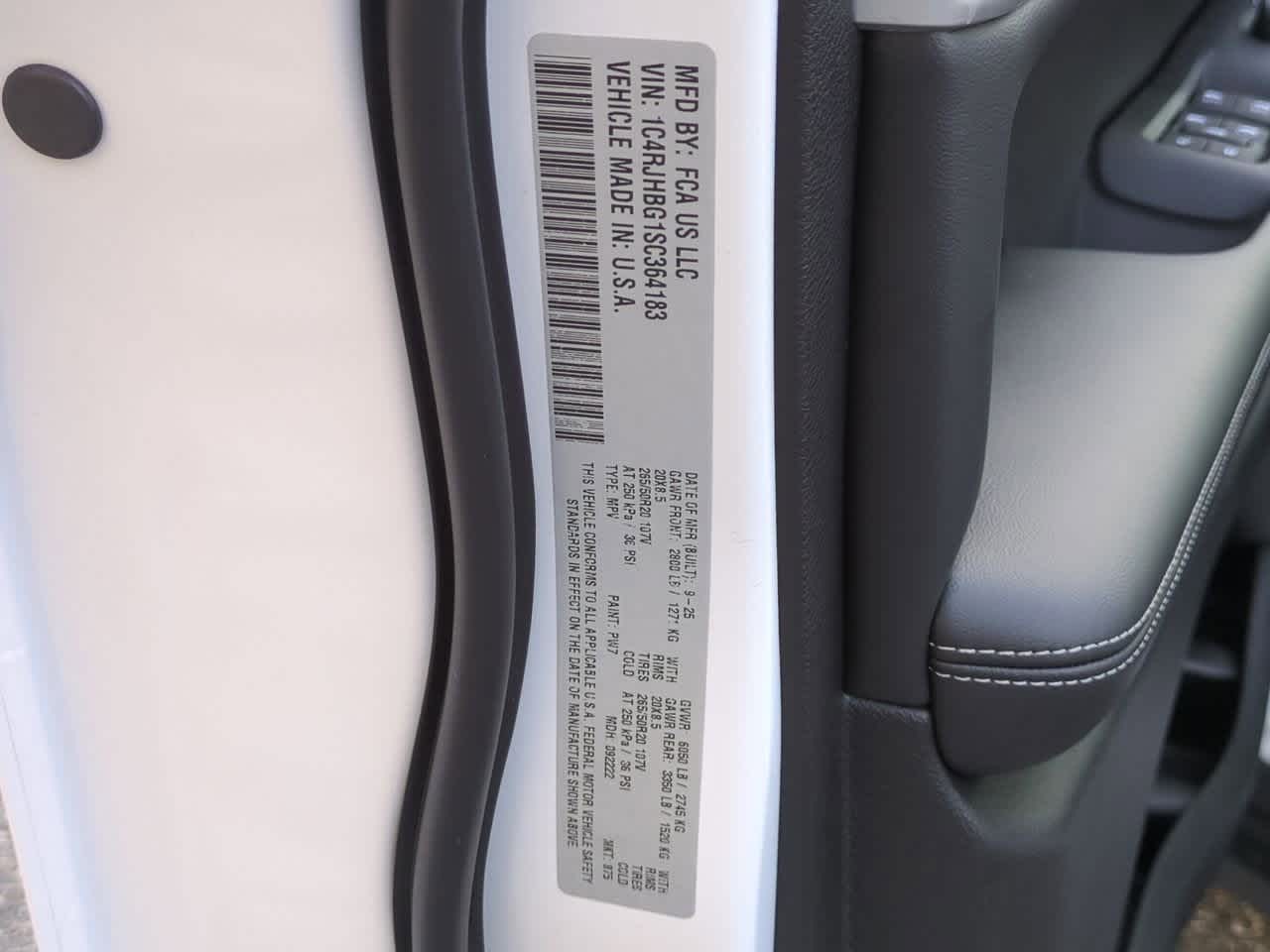 2025 Jeep Grand Cherokee GRAND CHEROKEE LIMITED 4X4