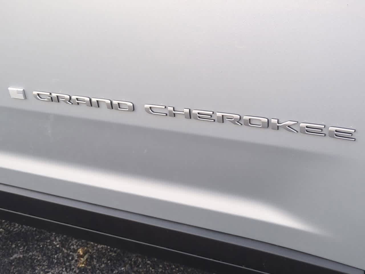 2025 Jeep Grand Cherokee GRAND CHEROKEE L LAREDO 4X2