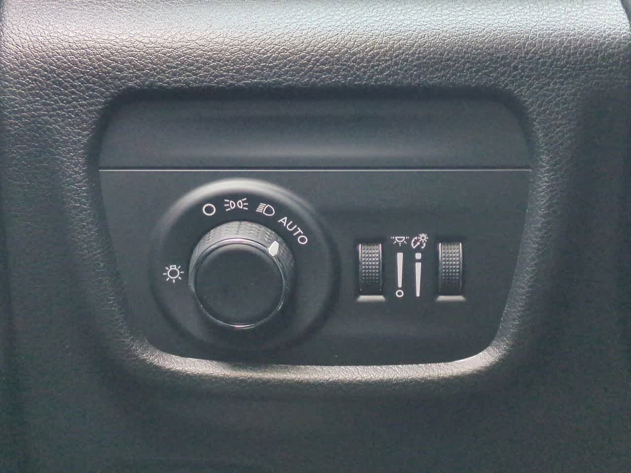 2025 Jeep Grand Cherokee GRAND CHEROKEE L LAREDO 4X2