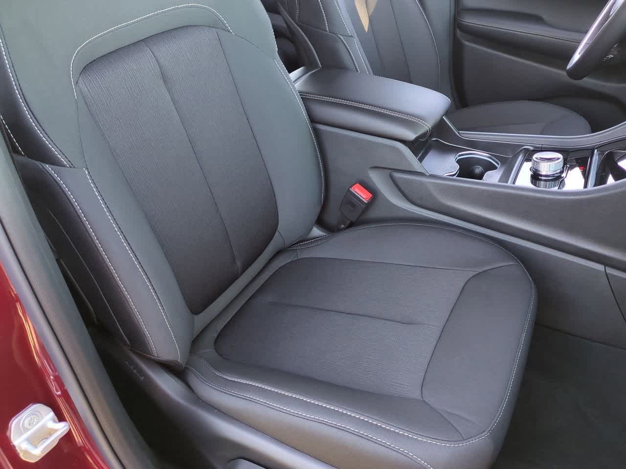 2025 Jeep Grand Cherokee GRAND CHEROKEE L LAREDO 4X2