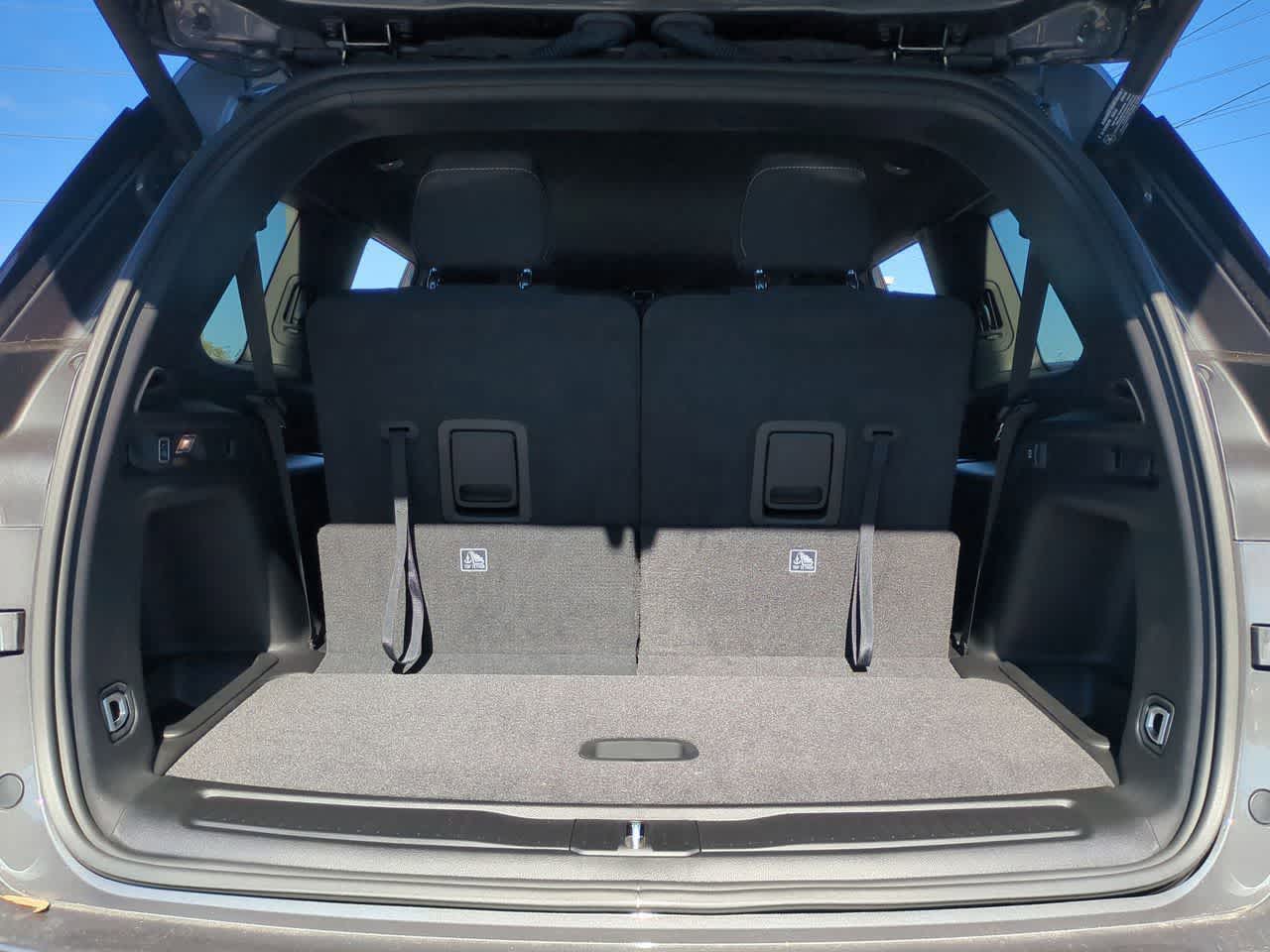 2025 Jeep Grand Cherokee GRAND CHEROKEE L LAREDO 4X2