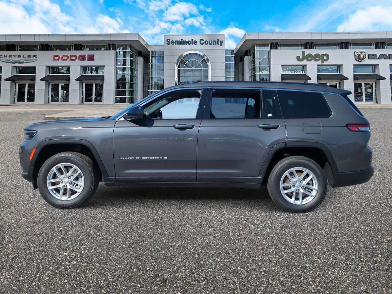 2025 Jeep Grand Cherokee GRAND CHEROKEE L LAREDO 4X2