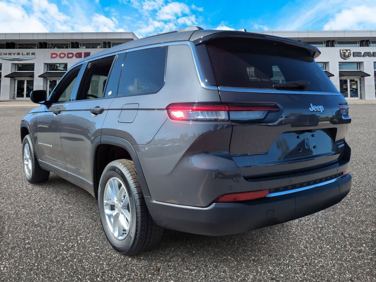 2025 Jeep Grand Cherokee GRAND CHEROKEE L LAREDO 4X2