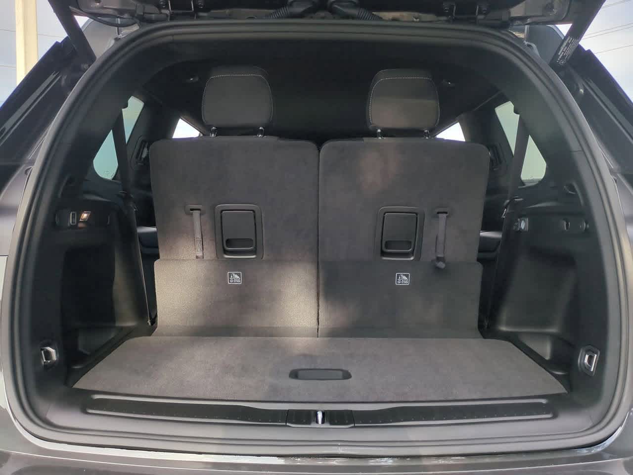 2025 Jeep Grand Cherokee GRAND CHEROKEE L LAREDO 4X2