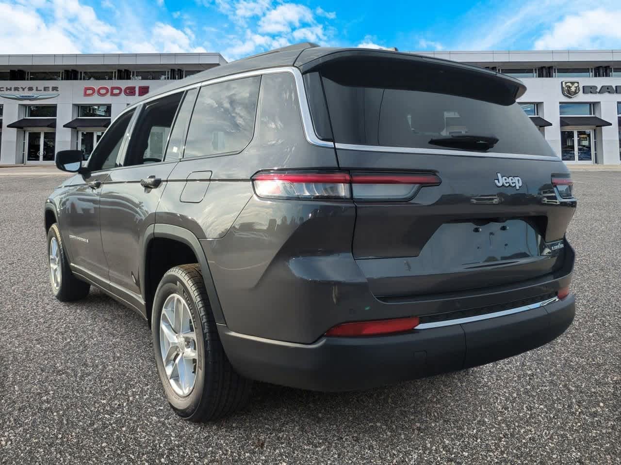 2025 Jeep Grand Cherokee GRAND CHEROKEE L LAREDO 4X2