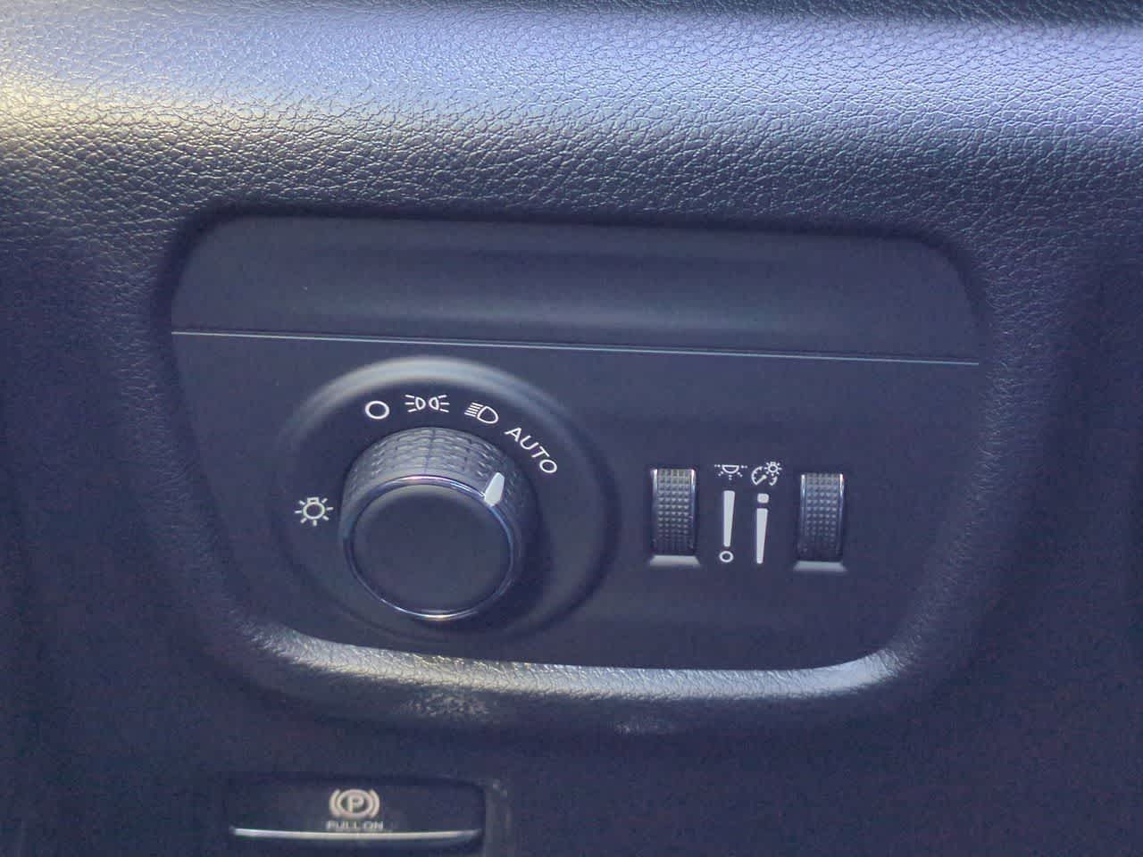 2025 Jeep Grand Cherokee GRAND CHEROKEE L LAREDO 4X2