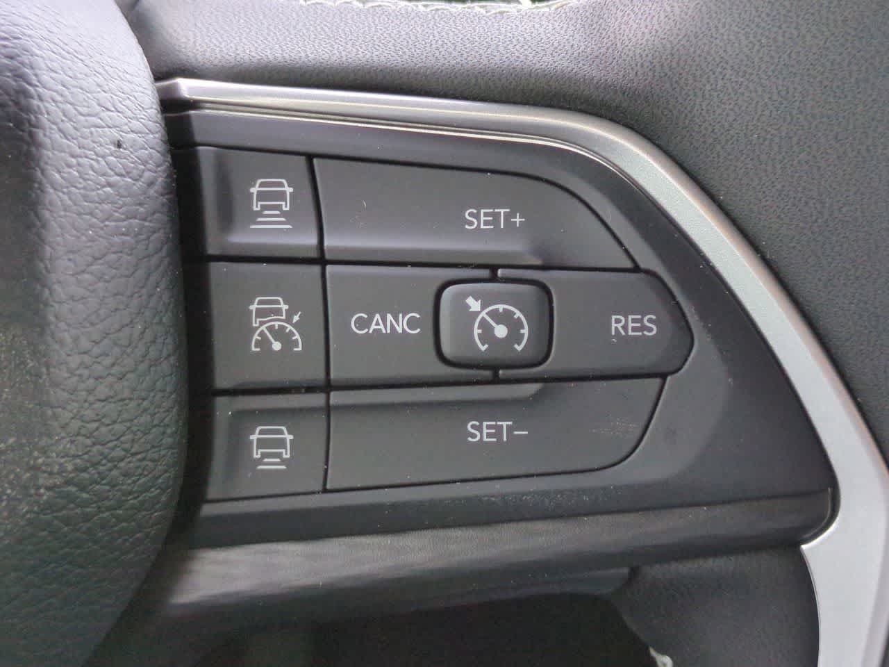 2025 Jeep Grand Cherokee GRAND CHEROKEE L LAREDO 4X2