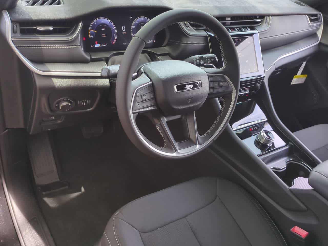 Jeep Grand Cherokee 2026 GRAND CHEROKEE L LAREDO 4X2