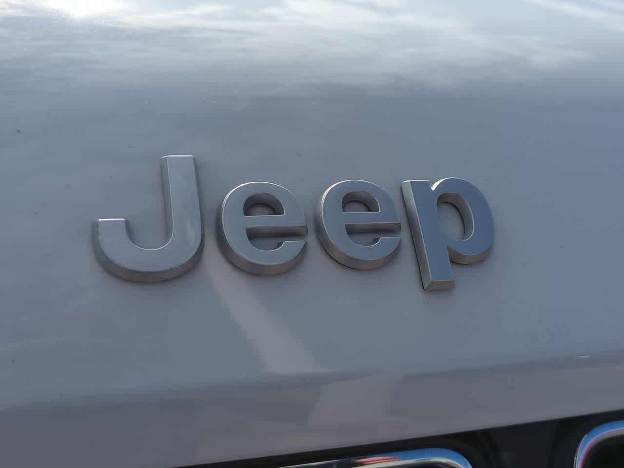 2025 Jeep Grand Cherokee GRAND CHEROKEE L LAREDO 4X2