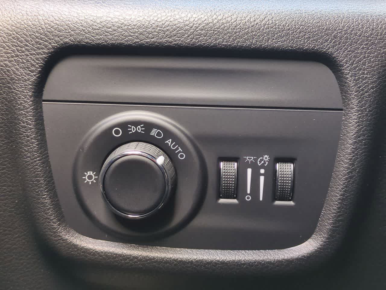 2025 Jeep Grand Cherokee GRAND CHEROKEE L LAREDO 4X2