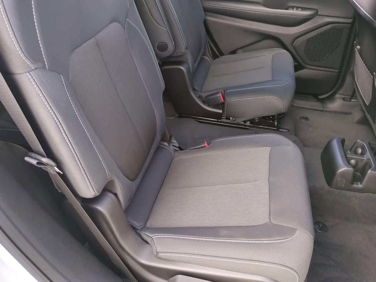 2025 Jeep Grand Cherokee GRAND CHEROKEE L LAREDO 4X2