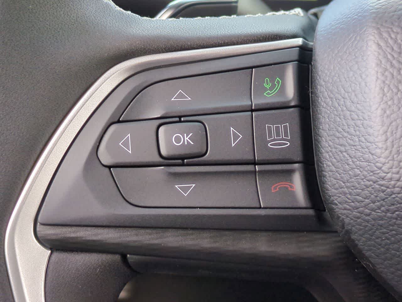 2025 Jeep Grand Cherokee GRAND CHEROKEE L LAREDO 4X2