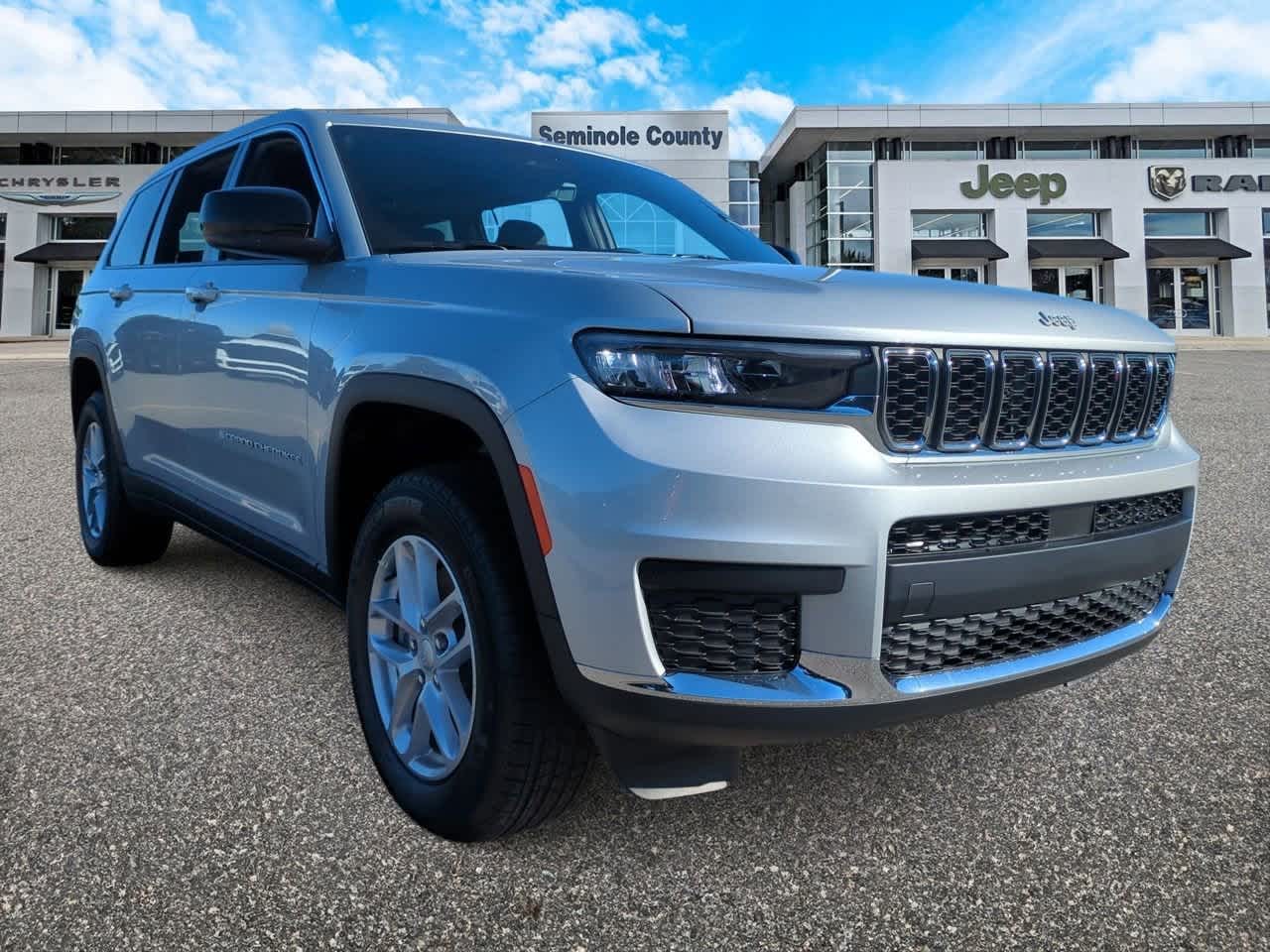 2025 Jeep Grand Cherokee GRAND CHEROKEE L LAREDO 4X2