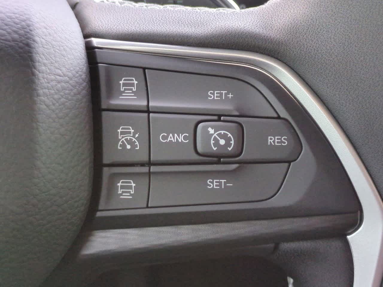 2025 Jeep Grand Cherokee GRAND CHEROKEE L LAREDO 4X2