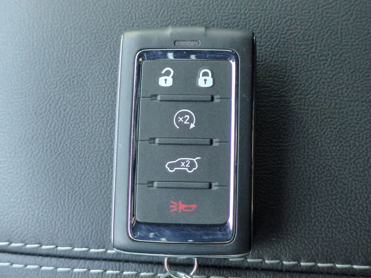 2025 Jeep Grand Cherokee GRAND CHEROKEE L LAREDO 4X2