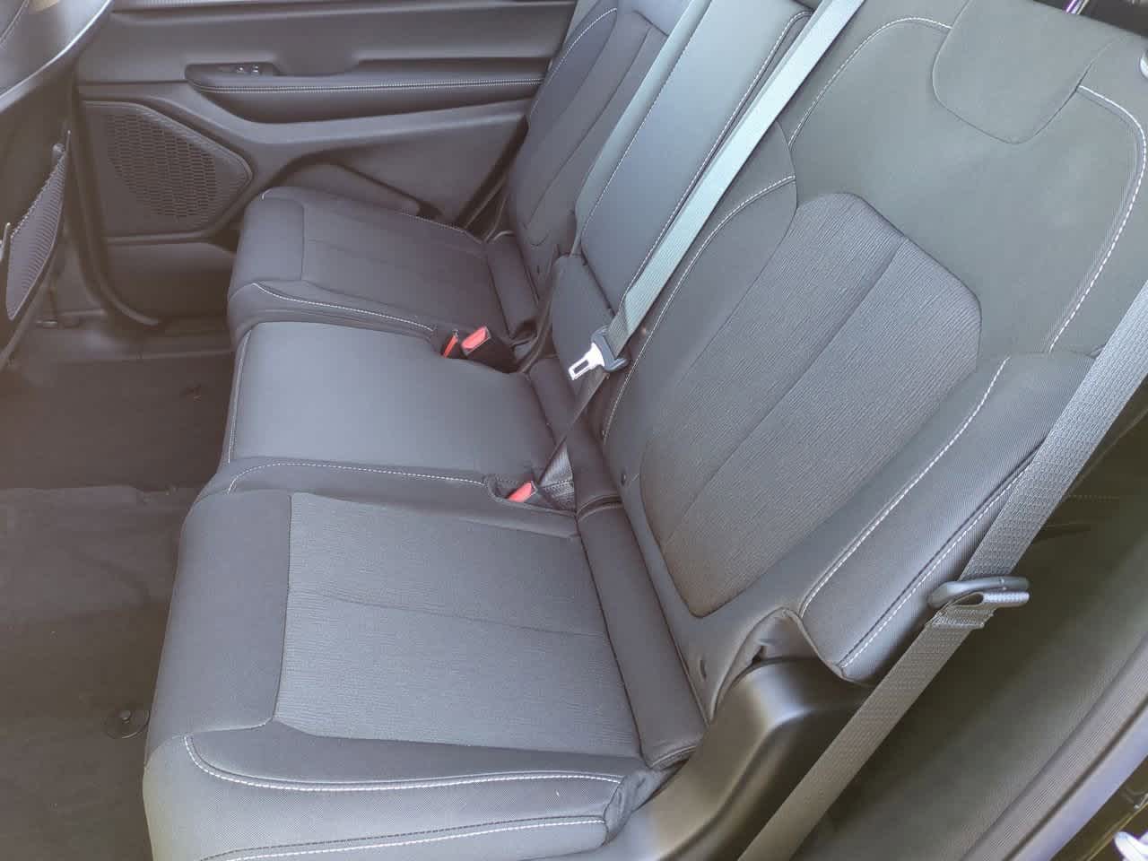 2025 Jeep Grand Cherokee GRAND CHEROKEE L LAREDO 4X2