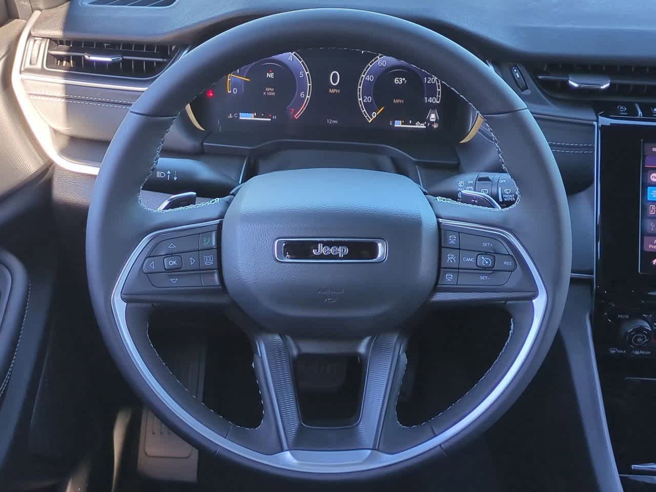 2025 Jeep Grand Cherokee GRAND CHEROKEE L LAREDO 4X2