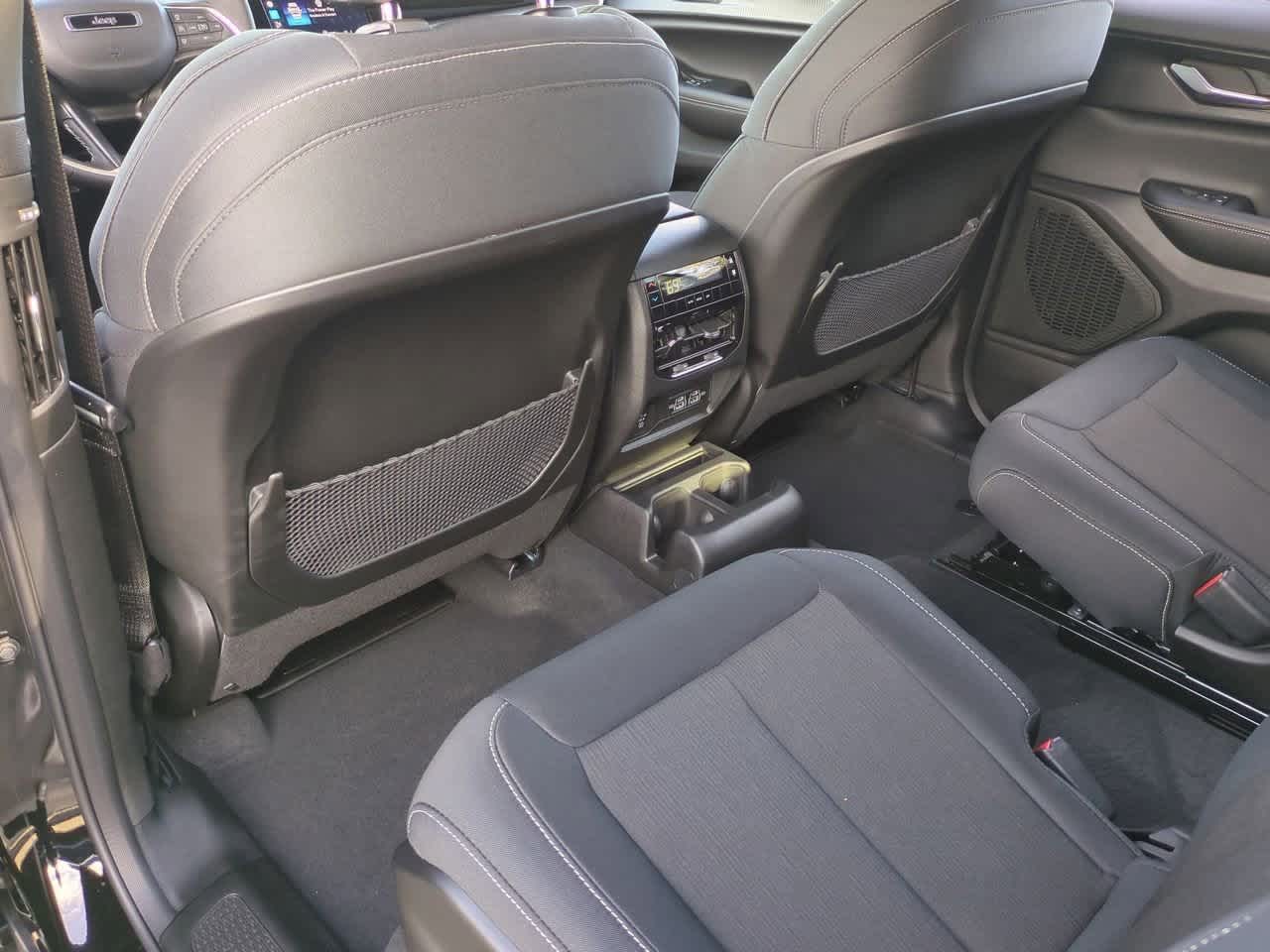 2025 Jeep Grand Cherokee GRAND CHEROKEE L LAREDO 4X2