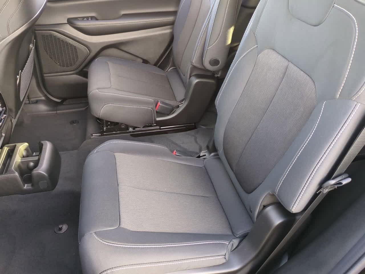 2025 Jeep Grand Cherokee GRAND CHEROKEE L LAREDO 4X2