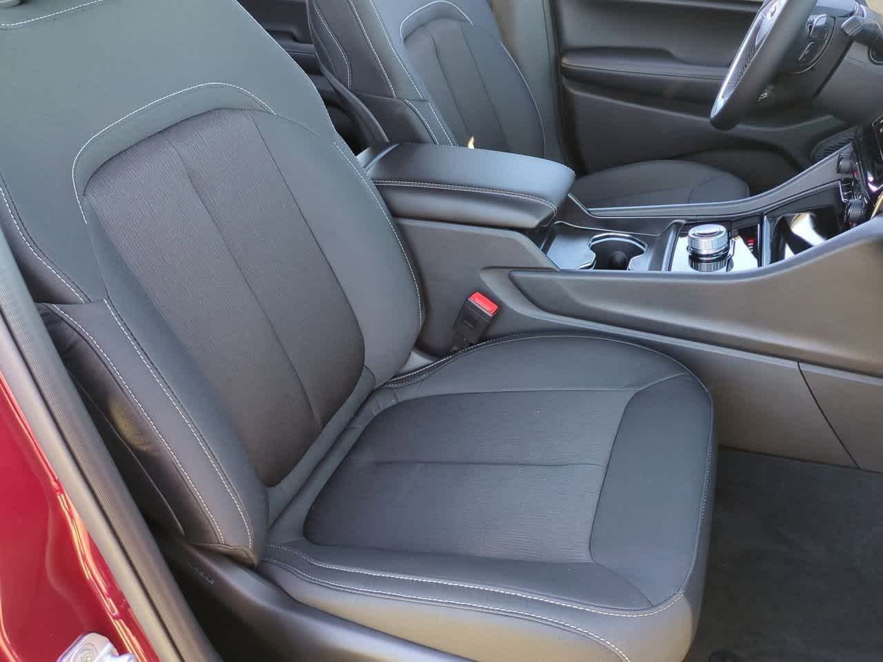 2025 Jeep Grand Cherokee GRAND CHEROKEE L LAREDO 4X2