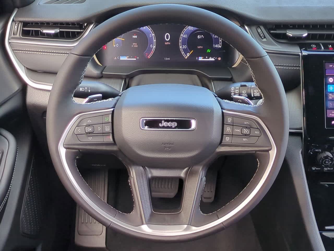 2025 Jeep Grand Cherokee GRAND CHEROKEE L LAREDO 4X2