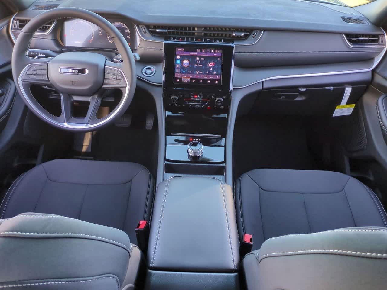 2025 Jeep Grand Cherokee GRAND CHEROKEE L LAREDO 4X2