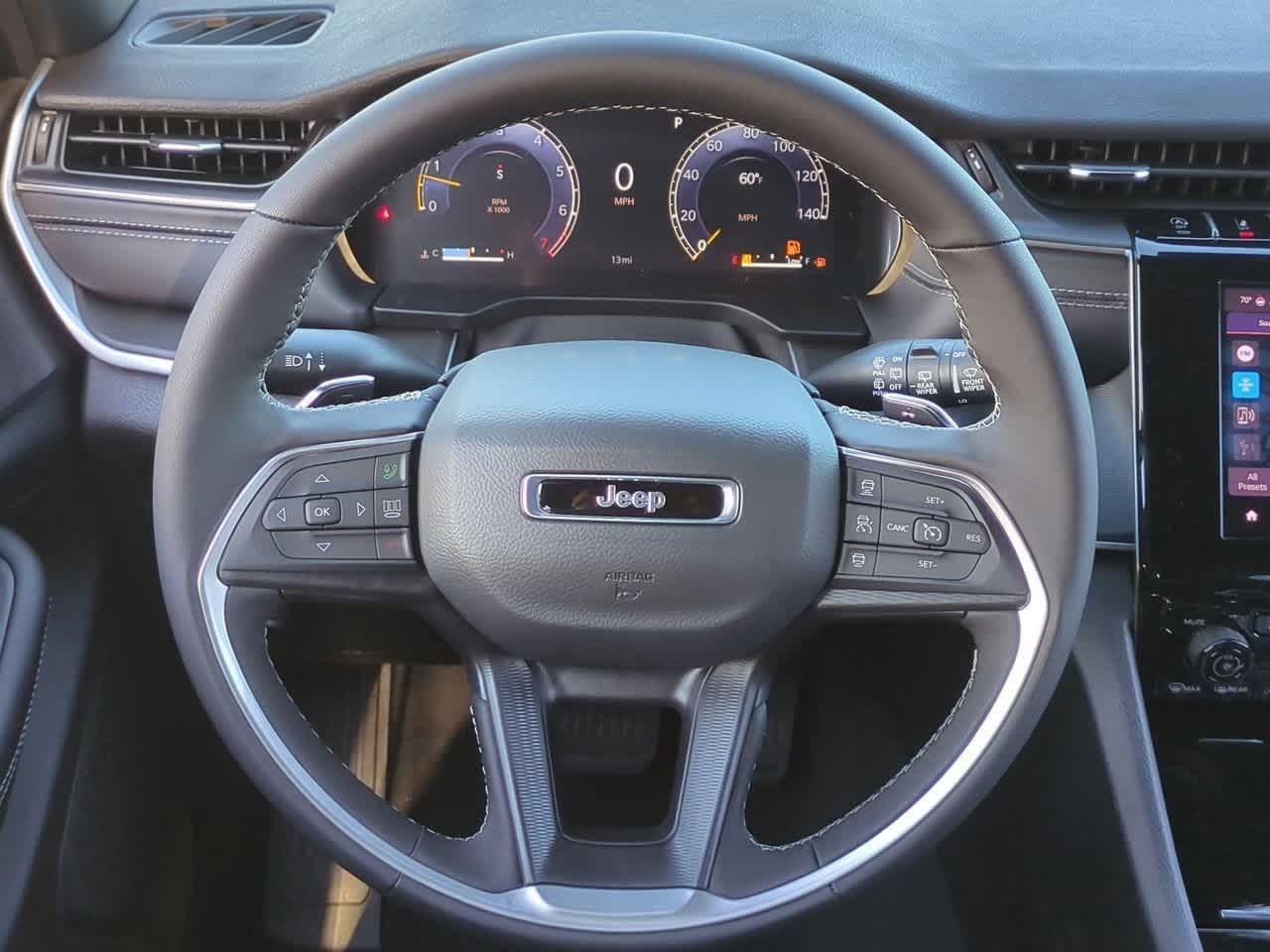 2025 Jeep Grand Cherokee GRAND CHEROKEE L LAREDO 4X2