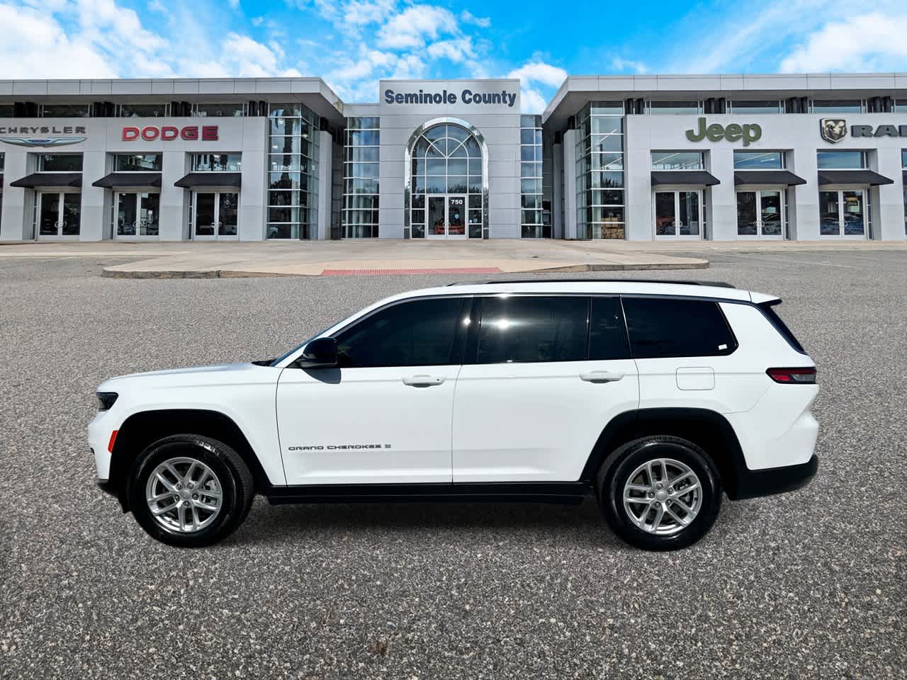 Jeep Grand Cherokee L Laredo 4x4 de 2025
