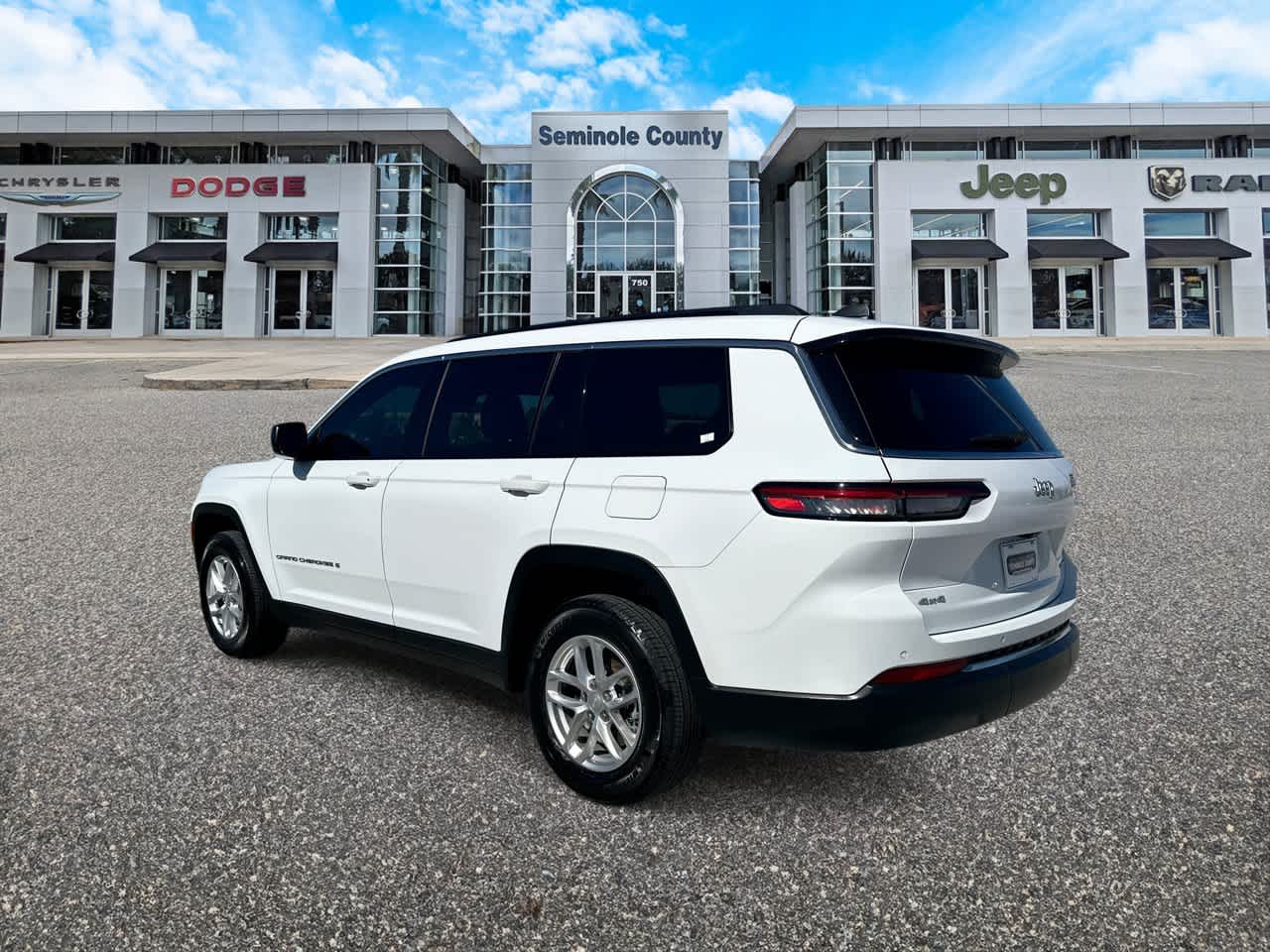 Jeep Grand Cherokee L Laredo 4x4 de 2025