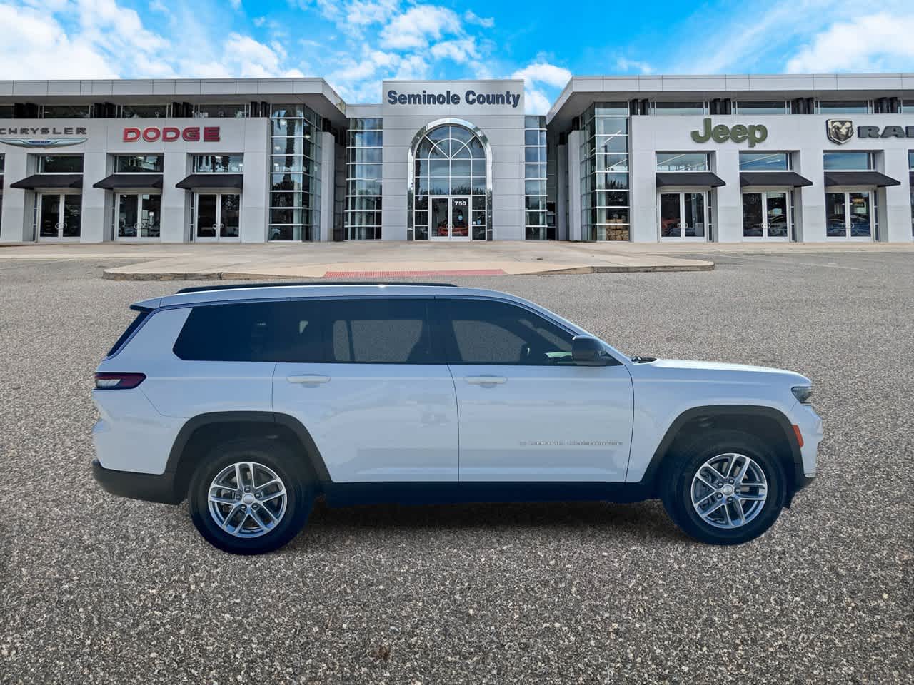 Jeep Grand Cherokee L Laredo 4x4 de 2025