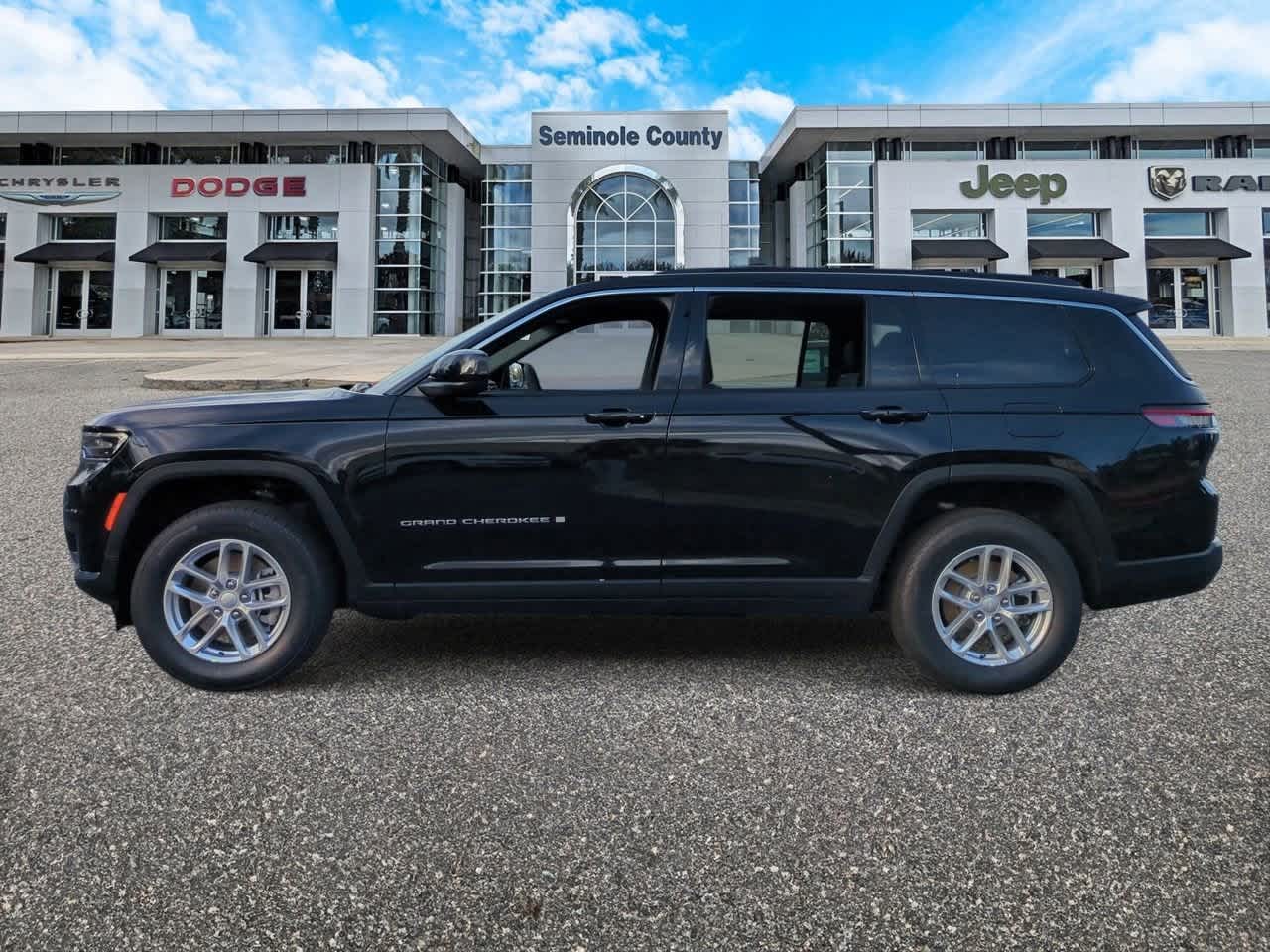 2025 Jeep Grand Cherokee GRAND CHEROKEE L LAREDO X 4X4